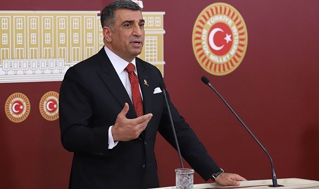 Gürsel Erol’dan Ağın Hükümet Konağı’ndaki “TC” Eksikliğine Sert Tepki