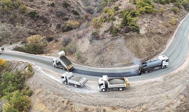 Oymaağaç Köyü’nde Sathi Kaplama Çalışmaları Tamamlandı
