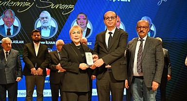 Prof. Dr. Yasemin Açık’a İnönü Üniversitesi’nden plaket