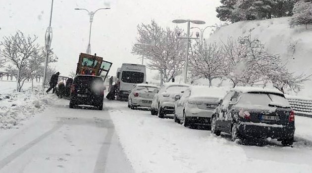 243 KÖY YOLU ULAŞIMA KAPANDI