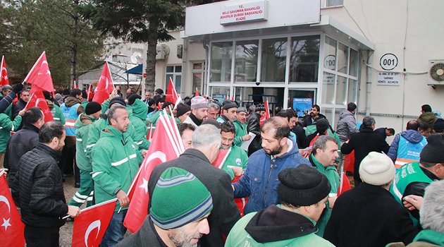 300 BELEDİYE ÇALIŞANI ASKERLİK ŞUBESİNE KAYIT YAPTIRMAYA GİTTİ