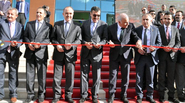 BAKAN TÜFENKÇİ,” AMBARGOLAR İLE BİR YERE VARILMAZ”