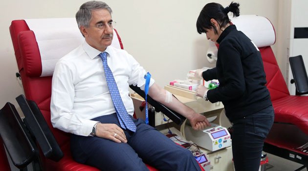 BAŞKAN YANILMAZ, KAN BAĞIŞINDA BULUNDU