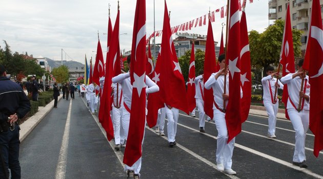 CUMHURİYET BAYRAMI ELAZIĞ’DA TÖRENLERLE KUTLANDI