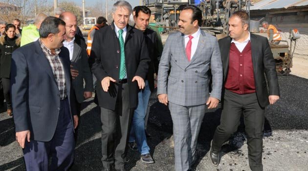 ELAZIĞ BELEDİYESİ YAZIKONAK’TA YOL ÇALIŞMASI YAPTI