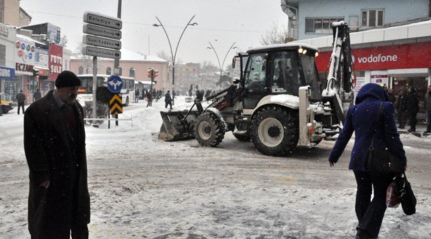 ELAZIĞ’DA 600 KÖY YOLU ULAŞIMA KAPANDI