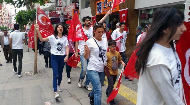 ELAZIĞ'DA CHP'LİLERDEN ALTERNATİF 19 MAYIS KUTLAMASI