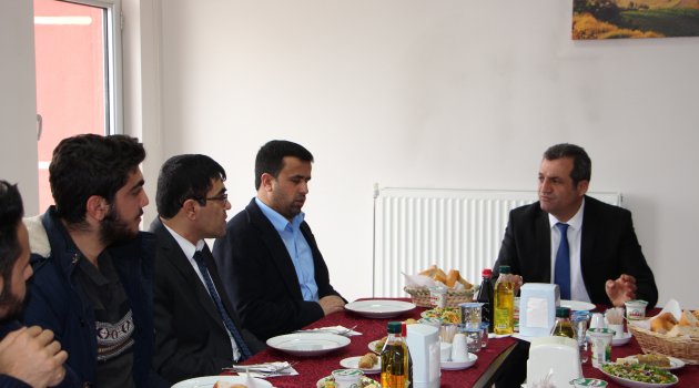 GÖRME ENGELLİLER SAĞLIK MÜDÜRÜNÜ ZİYARET ETTİ.