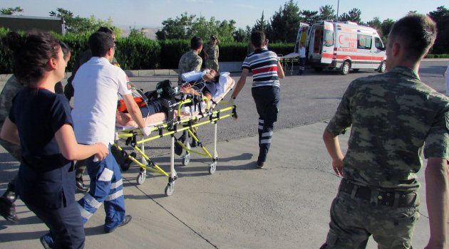 İKİ HASTA HELİKOPTER İLE ELAZIĞ’A SEVK EDİLDİ