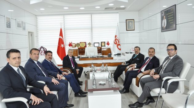 HİSARCIKLIOĞLU: ELAZIĞ TSO’YU ÖRNEK ODA GÖSTERİYORUZ