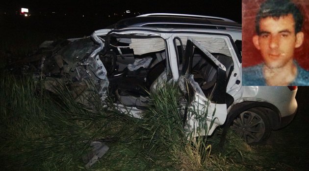 İKİ OTOMOBİL ÇARPIŞTI 2 ÖLÜ 1 YARALI