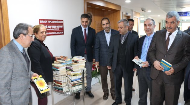 İL ÖZEL İDARESİNDEN ELAZIĞ OKUYOR KAMPANYASINA DESTEK