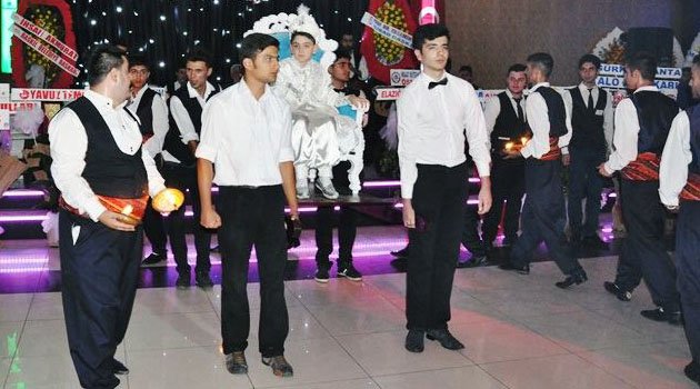MUHAMMET EMİN KAYMAZ ERKEKLİĞE İLK ADIMINI ATTI