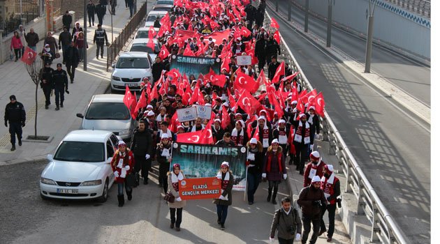 SARIKAMIŞ ŞEHİTLERİ İÇİN YÜRÜYÜŞ YAPILDI