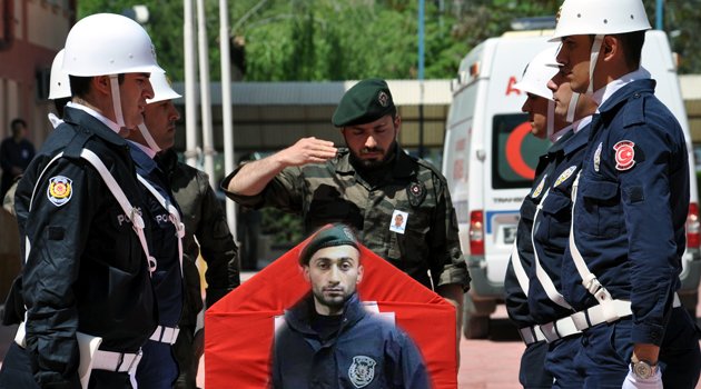 ŞEHİT POLİS COŞKUN ÖZCAN TÖRENLE UĞURLANDI
