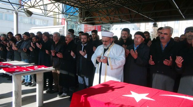 ŞEHİTLER İÇİN GIYABİ CENAZE NAMAZI KILINDI