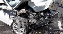 ELAZIĞ MALATYA YOLUNDA KAZA 1 ÖLÜ 4 AĞIR YARALI