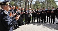 Şehit Polisler Mezarları Başında Anıldı