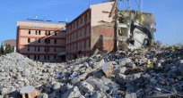 ELAZIĞ EMNİYET MÜDÜRLÜĞÜ BİNASINDA YIKIM BAŞLADI