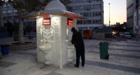 BELEDİYE’DEN DEMOKRASİ MEYDANINDA SÜT İKRAMI