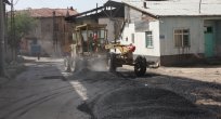 CADDE VE SOKAKLARDA ASFALT ÇALIŞMALARI SÜRÜYOR