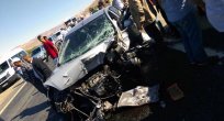 ELAZIĞ BİNGÖL YOLUNDA FECİ KAZA 2 YARALI