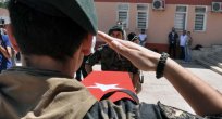 ELAZIĞ ŞEHİDİNİ GÖZYAŞLARI İLE UĞURLADI