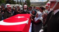 ELAZIĞ ŞEHİDİNİ UĞURLADI