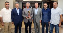 ELAZİZ BELEDİYESPOR'DAN BAŞKAN YANILMAZ’A KUPA