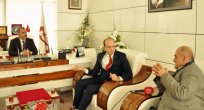 ENGELLİLERDEN BAŞKAN ALANA’A PLAKET