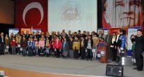 GELECEĞİMİZ ÇOCUKLAR PROJESİNDE KİTAP OKUYAN ÖĞRENCİLERE ELEKTRONİK KİTAP HEDİYE EDİLDİ