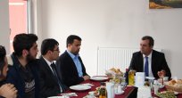 GÖRME ENGELLİLER SAĞLIK MÜDÜRÜNÜ ZİYARET ETTİ.
