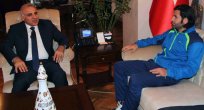 İBRAHİM ÜZÜLMEZ’DEN VALİ ZORLUOĞLU’NA ZİYARET