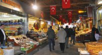 KAPALI ÇARŞI ESNAFINDAN TERÖRE BAYRAKLI TEPKİ