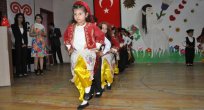 KOÇ İLKOKULU’NDA ANNELER GÜNÜ İÇİN GÖSTERİ