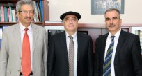KÜLTÜR MÜDÜRÜ TAHSİN ÖZTÜRK’TEN CEVAT KARALI’YA PLAKET