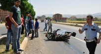 MİNİBÜSÜN ÇARPTIĞI MOTOSİKLET SÜRÜCÜSÜ AĞIR YARALANDI