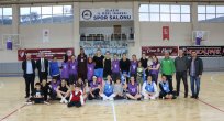 ÖZEL İDARE KADIN BASKETBOL TAKIMINDAN KADINLAR GÜNÜ ETKİNLİĞİ