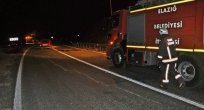 PKK YANDAŞLARI LASTİK YAKIP YOL KESTİ