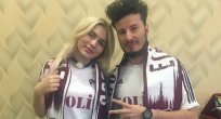 SANATÇILAR BORDO BEYAZ FORMA GİYDİ