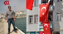 ŞEHİT POLİSİN EVİ BAYRAKLARLA DONATILDI