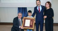 ŞEHİT YAKINLARINA VE GAZİLERE DEVLET ÖVÜNÇ MADALYASI VERİLDİ