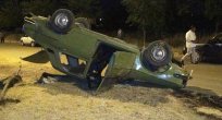 TAKLA ATAN OTOMOBİLDE 5 KİŞİ YARALANDI