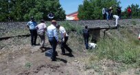 TRENİN ÇARPTIĞI YAŞLI ADAM HAYATINI KAYBETTİ