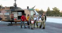 TUNCELİ’DE Kİ YARALI HELİKOPTER İLE ELAZIĞ’A GETİRİLDİ