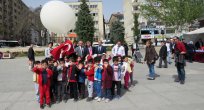 TÜRK BAYRAKLI METEOROLOJİ BALONU ŞEHİTLER İÇİN HAVALANDI.