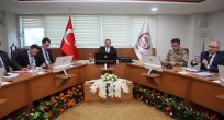VALİ KALDIRIM MERKEZE BAĞLI KÖY MUHTARLARIYLA BİRARAYA GELDİ