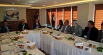 VALİ ZORLUOĞLU BASIN TEMSİLCİLERİYLE BULUŞTU
