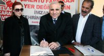 VALİ ZORLUOĞLU: ÇİMENTO FABRİKASI KONUSUNDA HAKKANİYETLİ BİR ÇÖZÜMDEN YANAYIZ
