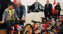 VALİ ZORLUOĞLU’NA ÇOCUK HAKLARI GÜNÜ ZİYARETİ